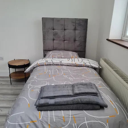 Stylish Suites With Kitchenette London Colney Exterior photo