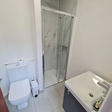 Stylish Suites With Kitchenette London Colney Exterior photo