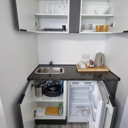 Stylish Suites With Kitchenette London Colney Exterior photo
