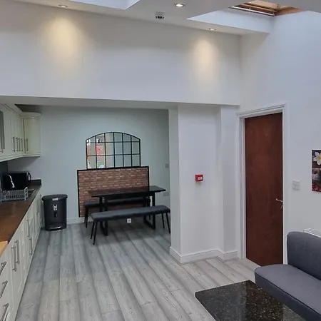 Stylish Suites With Kitchenette London Colney Exterior photo