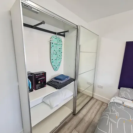 Stylish Suites With Kitchenette London Colney Exterior photo