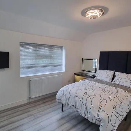 Stylish Suites With Kitchenette London Colney Room photo