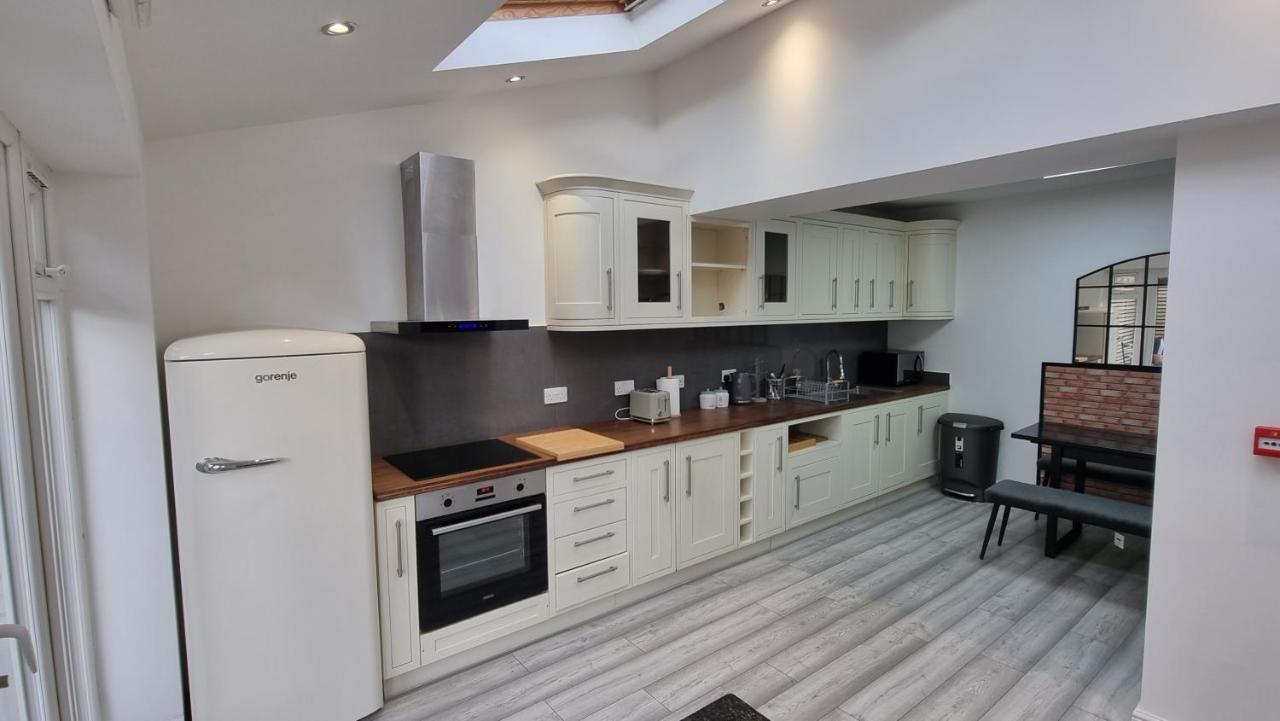 Stylish With Kitchenette London Colney
