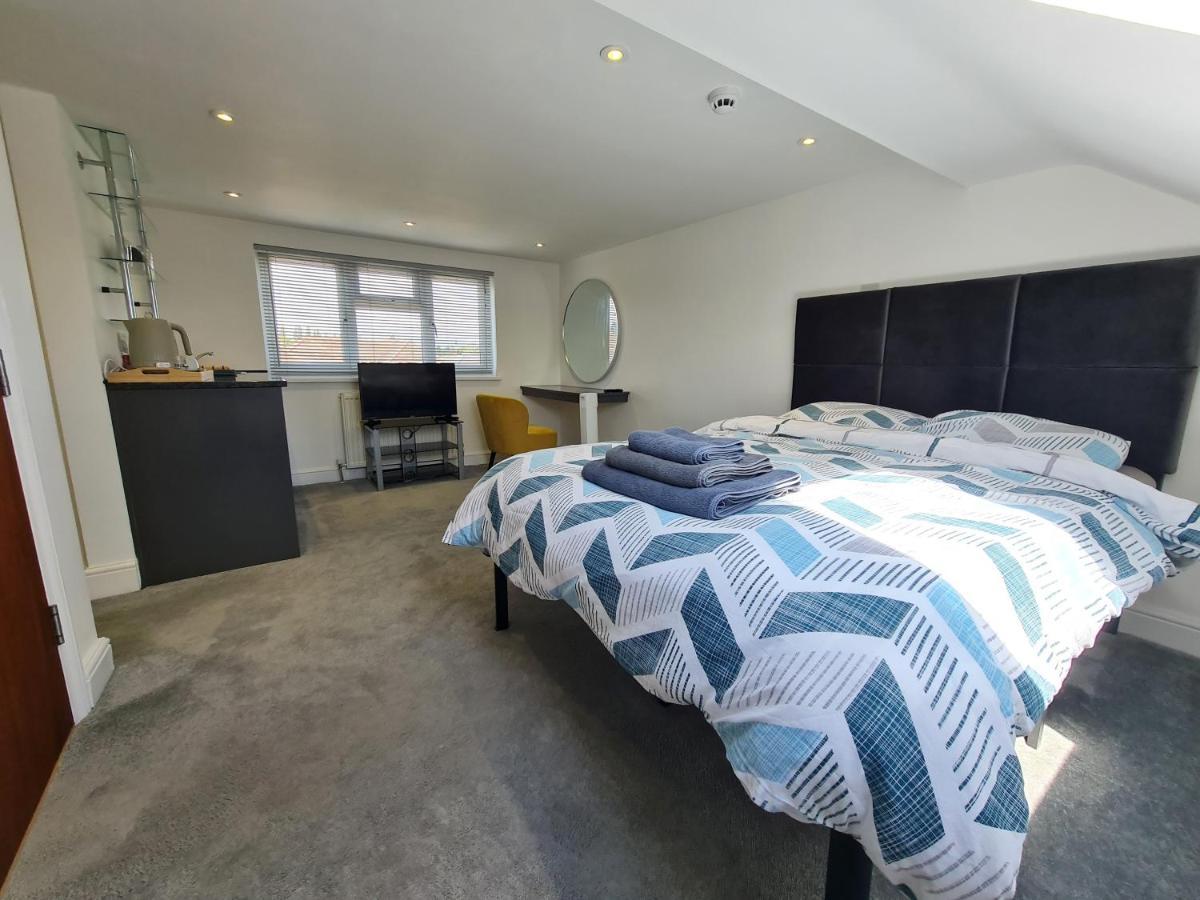 Stylish With Kitchenette Apartment London Colney